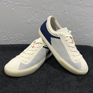 🔥🔥 ROTHY’S The Lace Up Sneaker Women Sz 10 Low Top Shoes Cream/Navy - Worn Once
